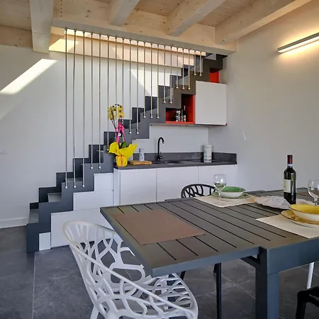 Sunny Apartment Bardolino
