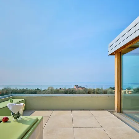 Sunny Apartment Bardolino