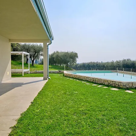 Sunny Apartment Bardolino