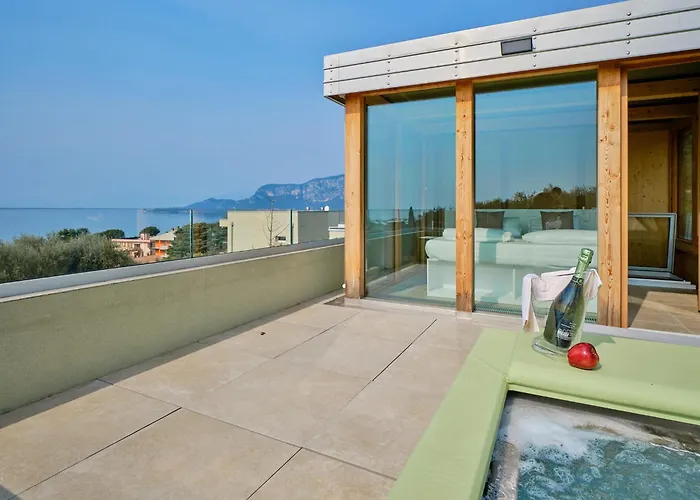 Sunny Apartment *