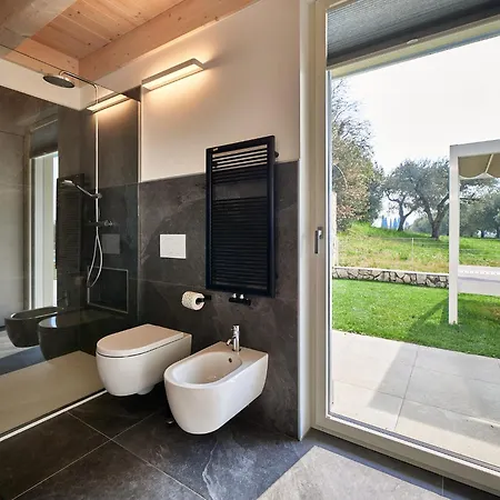 Sunny Бардолино